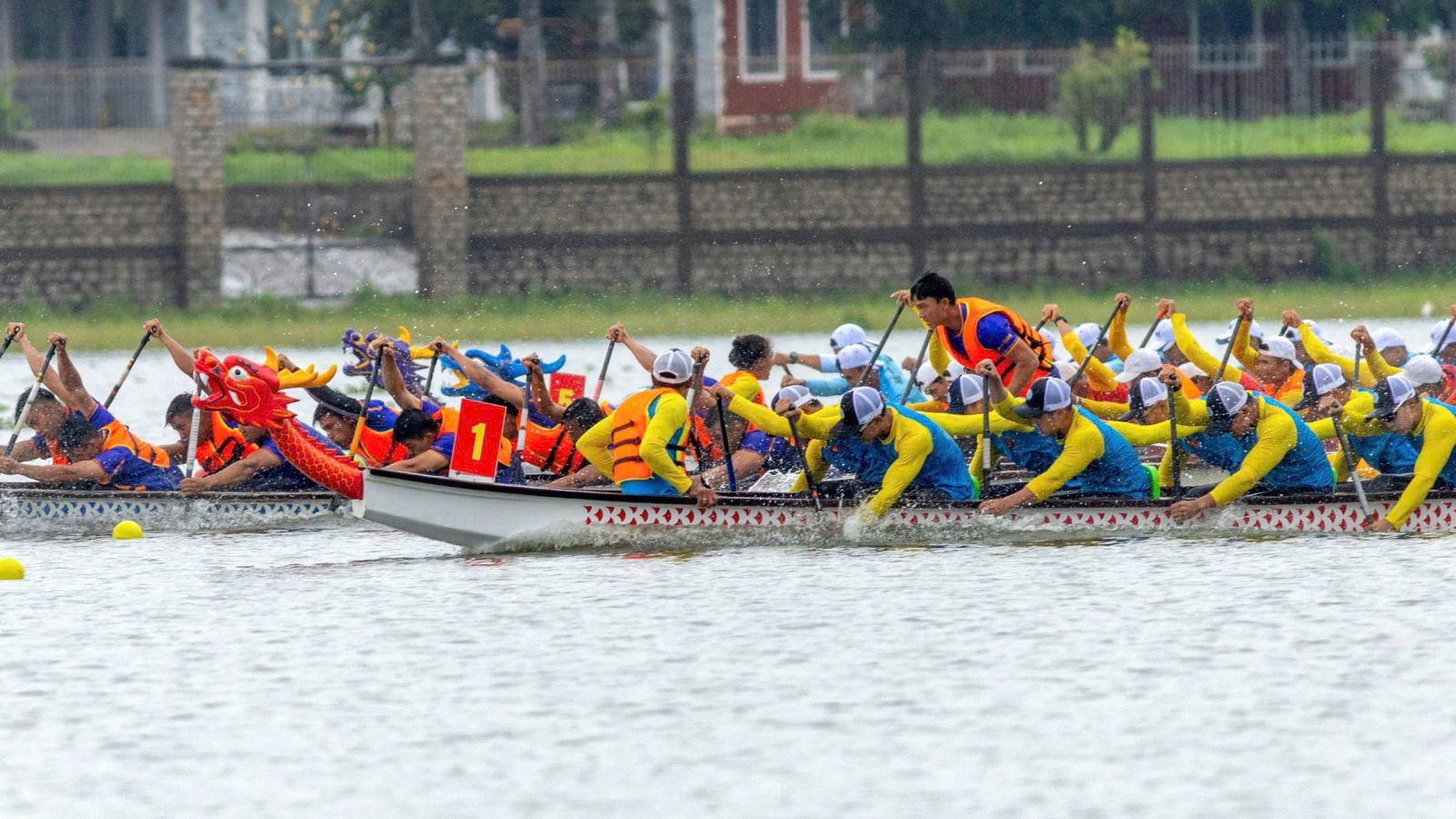 Trung tâm Cung ứng dịch vụ Văn hóa - Thể thao phường Bình Thạnh gặt hái thành tích xuất sắc tại Giải Đua thuyền truyền thống Vô địch quốc gia năm 2025