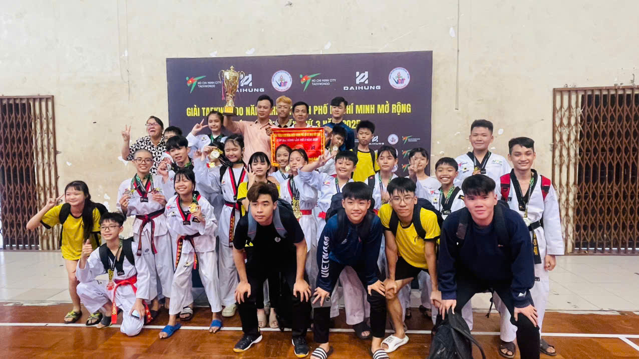 Bình Thạnh xuất sắc dành hạng Nhất toàn đoàn tại giải Taekwondo Năng khiếu Thành phố Hồ Chí Minh - tranh Cúp Đại Hùng năm 2025