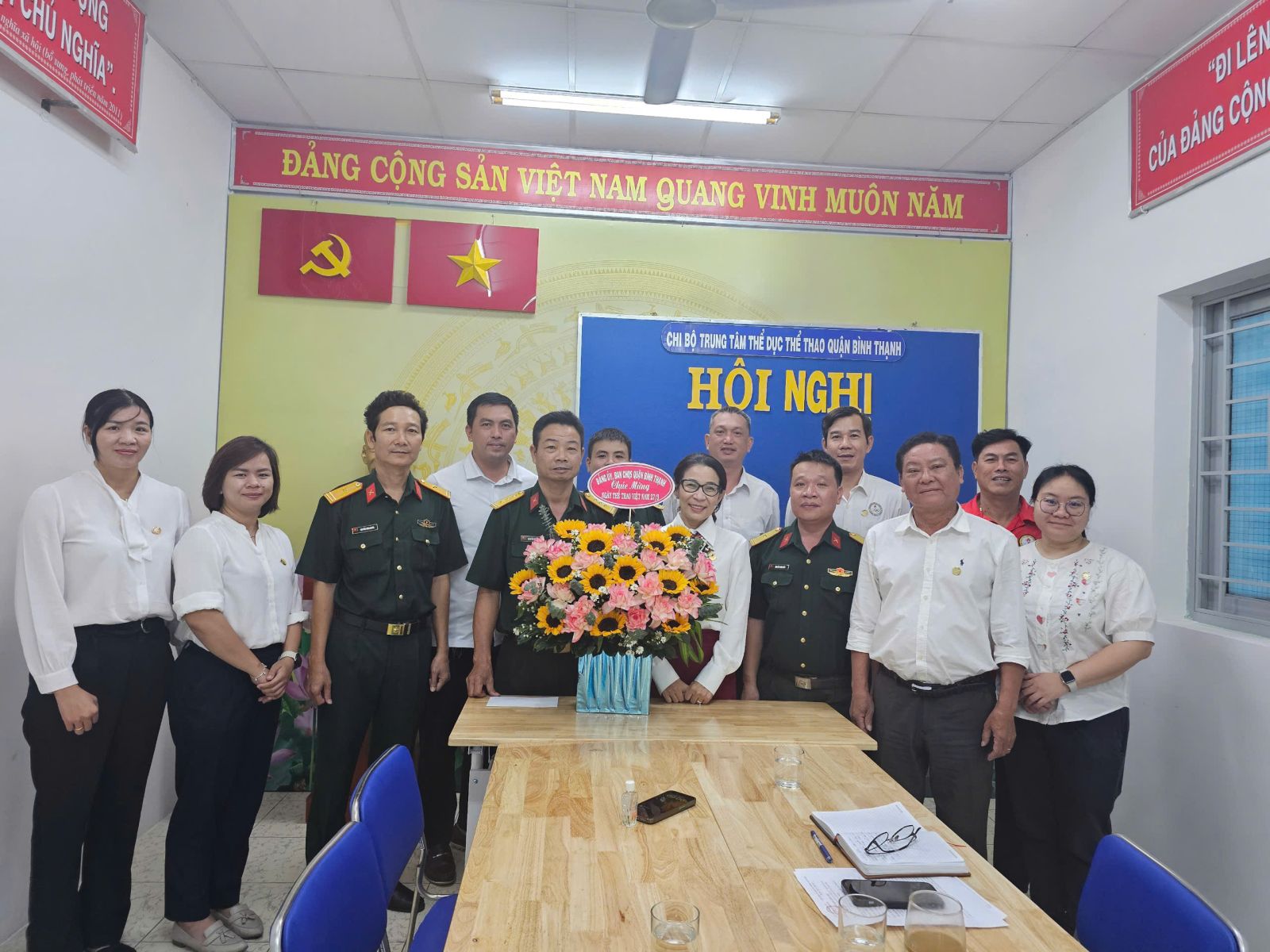 Ban Chỉ huy Quân sự quận thăm và chúc mừng Trung tâm Thể dục thể thao quận nhân kỷ niệm 79 năm Ngày Thể thao Việt Nam (27/3/1946 - 27/3/2025)